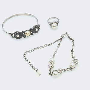 1970s Pearl Bead Costume  Ring, Bracelet and Anklet Jewellery